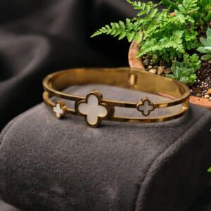 Elegant Gold Plated Clover Bracelet for Women | Mother of Pearl Floral Design | Premium Fashion Jewelry