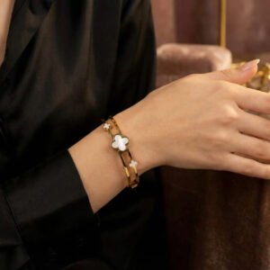 Elegant Gold Plated Clover Bracelet for Women | Mother of Pearl Floral Design | Premium Fashion Jewelry